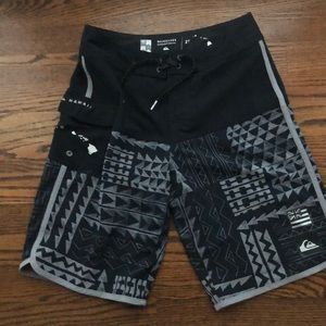 Boys Quiksilver Boardshorts, Size 27